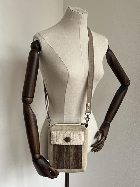 "Flickenwerk I mit Tasche" - BRAUN-BEIGE (Handgewebte Schafwolle)
